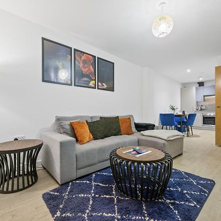 Stylish & Spacious Salford Quays One Bedroom High Floor Apartment With Balcony Manchester Esterno foto