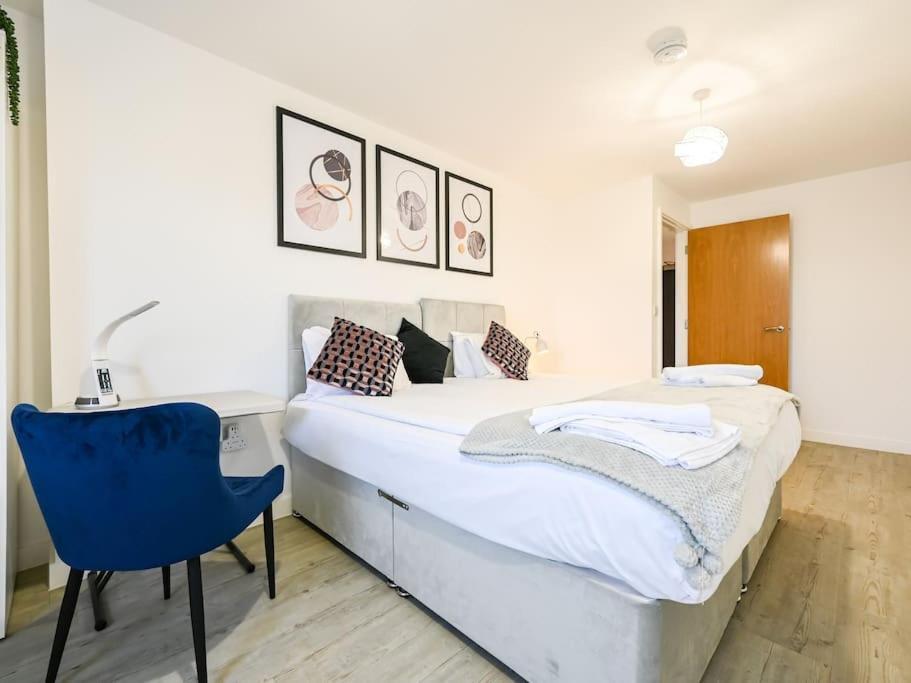 Stylish & Spacious Salford Quays One Bedroom High Floor Apartment With Balcony Manchester Esterno foto